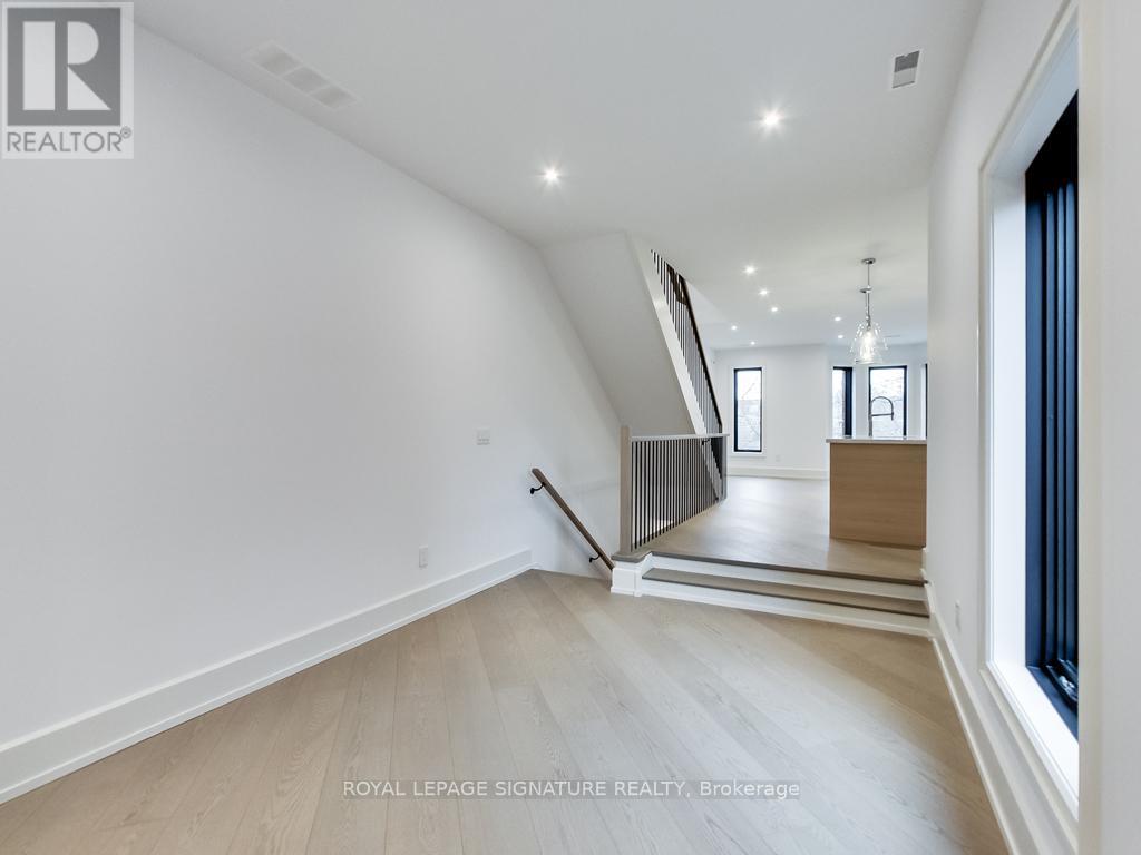 Upper - 357 Dovercourt Road, Toronto, Ontario  M6J 3E5 - Photo 12 - C12700252