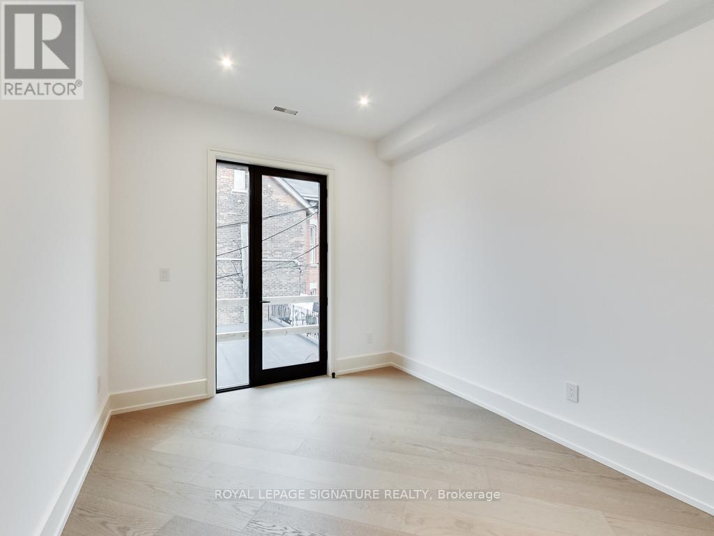 Upper - 357 Dovercourt Road, Toronto, Ontario  M6J 3E5 - Photo 18 - C12700252