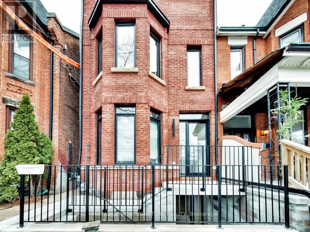 Upper - 357 Dovercourt Road, Toronto, Ontario  M6J 3E5 - Photo 36 - C12700252