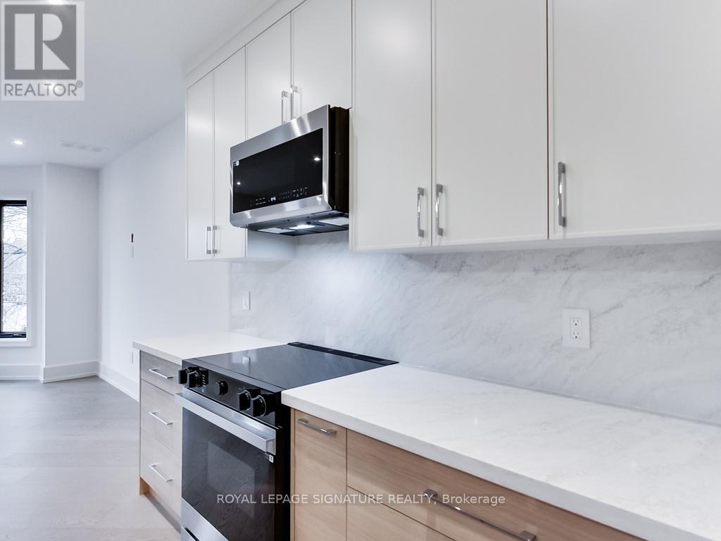 Upper - 357 Dovercourt Road, Toronto, Ontario  M6J 3E5 - Photo 5 - C12700252