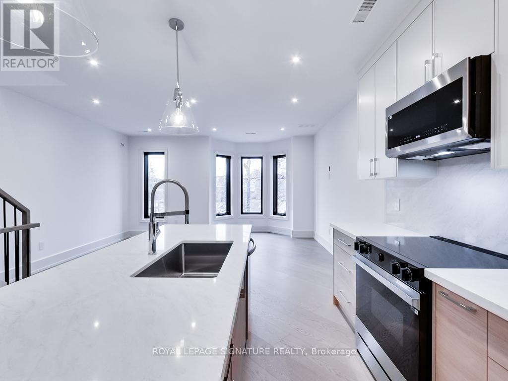 Upper - 357 Dovercourt Road, Toronto, Ontario  M6J 3E5 - Photo 6 - C12700252