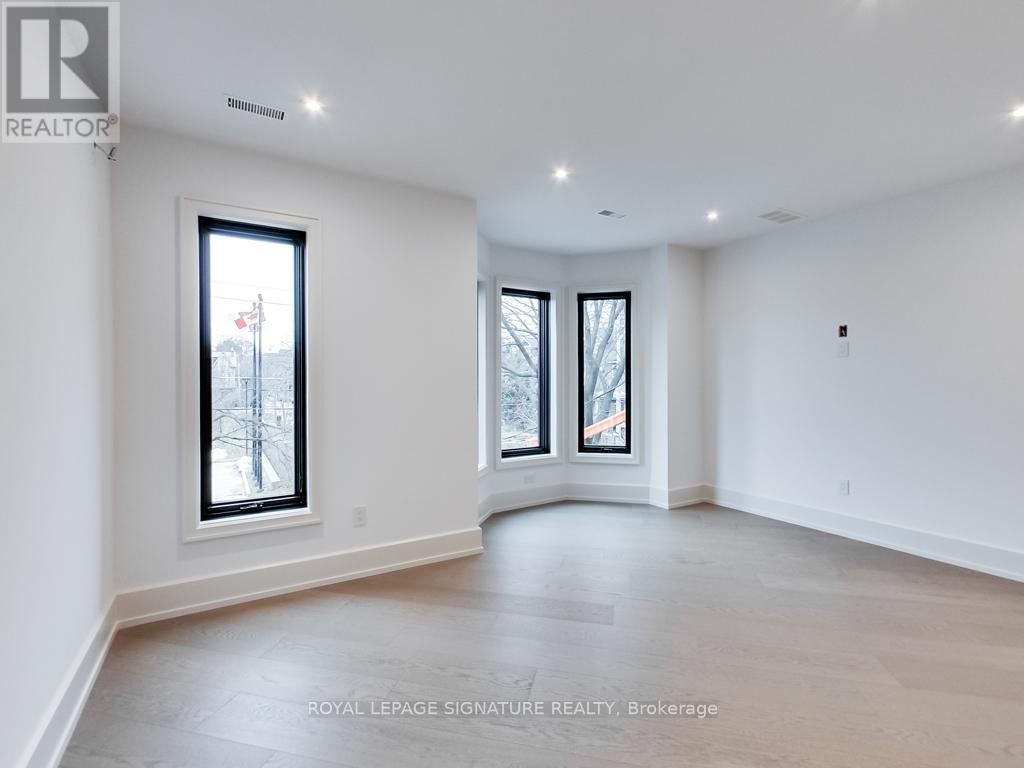 Upper - 357 Dovercourt Road, Toronto, Ontario  M6J 3E5 - Photo 8 - C12700252