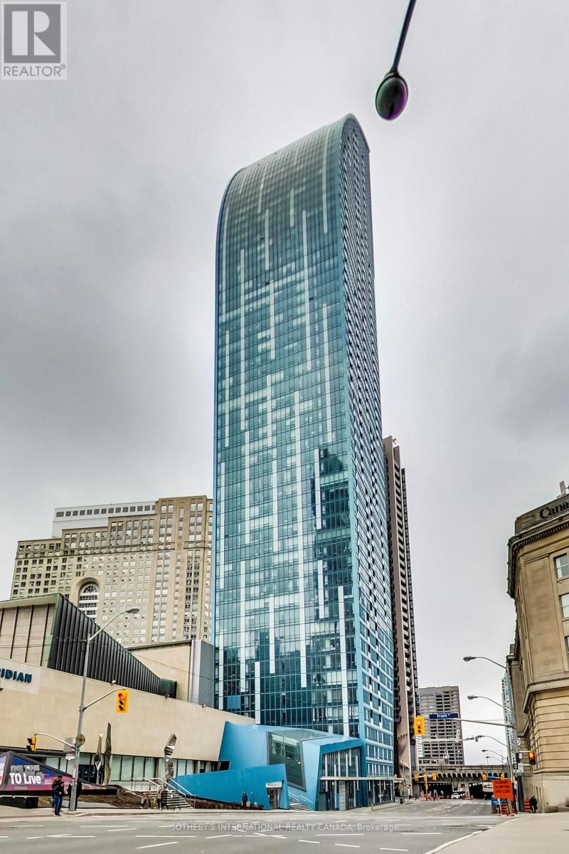 5504 - 8 The Esplanade, Toronto, Ontario  M5E 0A6 - Photo 2 - C12700282