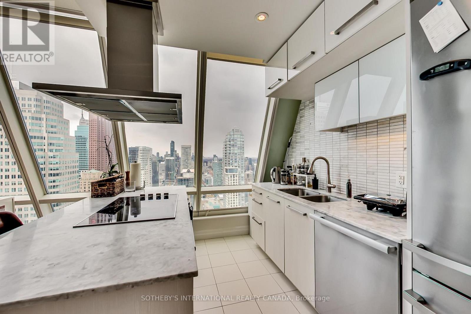 5504 - 8 The Esplanade, Toronto, Ontario  M5E 0A6 - Photo 7 - C12700282