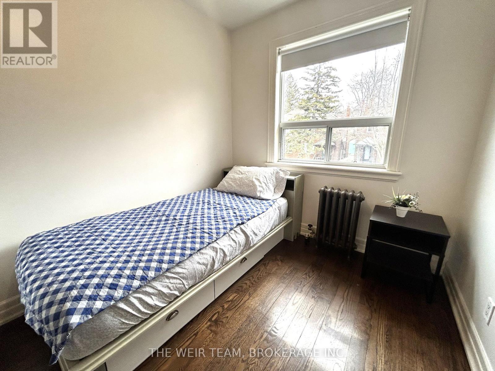 Main & 2nd Floor - 92 Highfield Road, Toronto, Ontario  M4L 2V1 - Photo 17 - E12700304