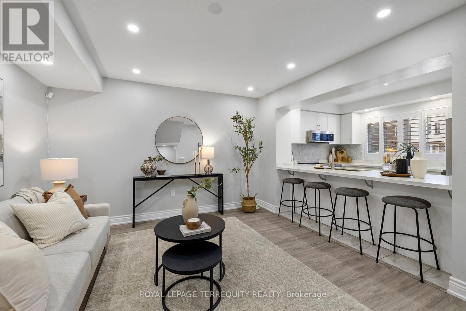 1058 Clipper Lane, Pickering, Ontario  L1X 0E9 - Photo 12 - E12700352