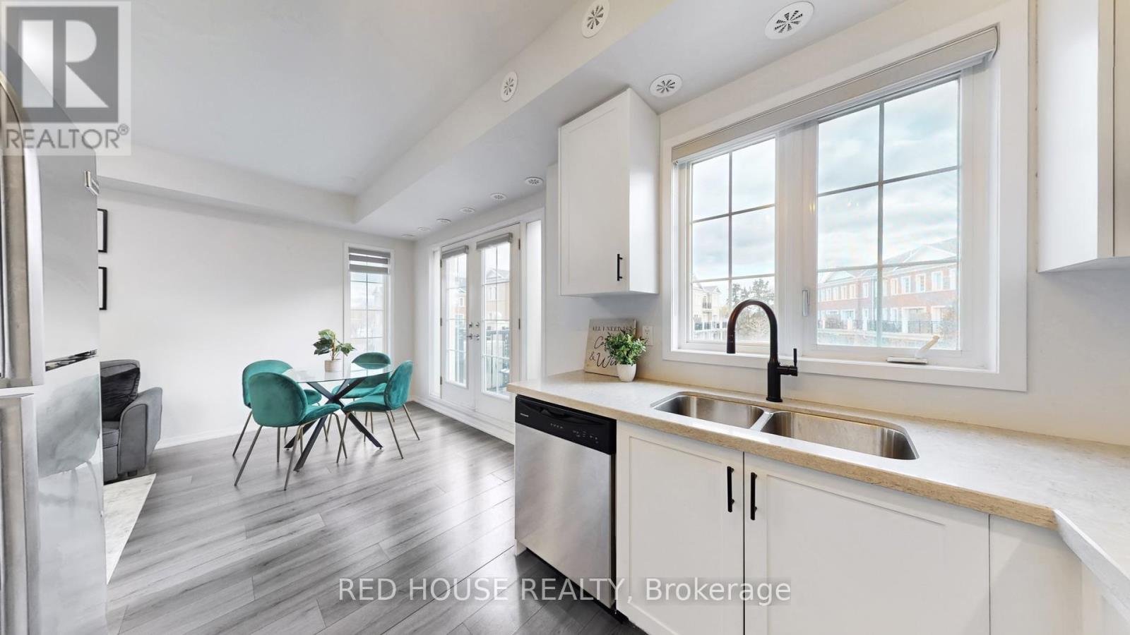 E08 - 26 Bruce Street, Vaughan, Ontario  L4L 1J4 - Photo 10 - N12700366