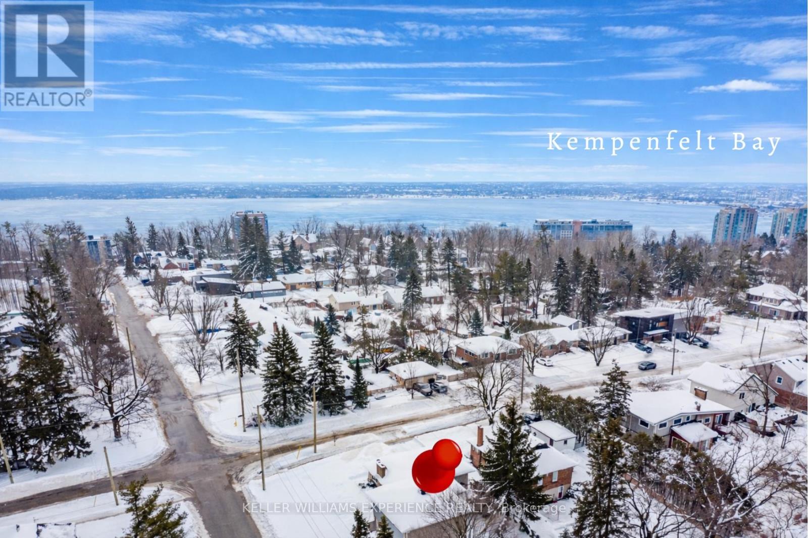 54 Eugenia Street, Barrie, Ontario  L4M 3T5 - Photo 2 - S12700328