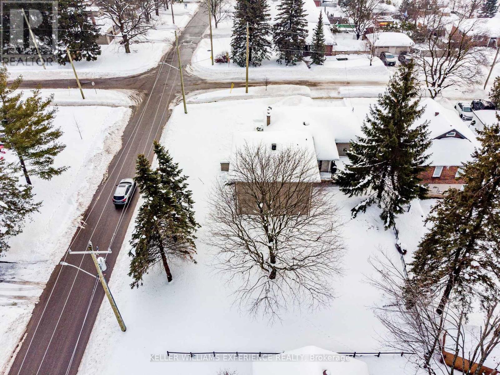 54 Eugenia Street, Barrie, Ontario  L4M 3T5 - Photo 7 - S12700328