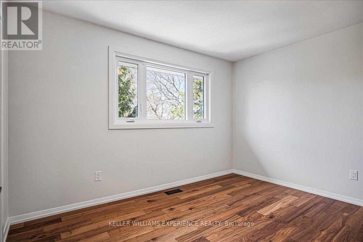 54 Eugenia Street, Barrie, Ontario  L4M 3T5 - Photo 31 - S12700376