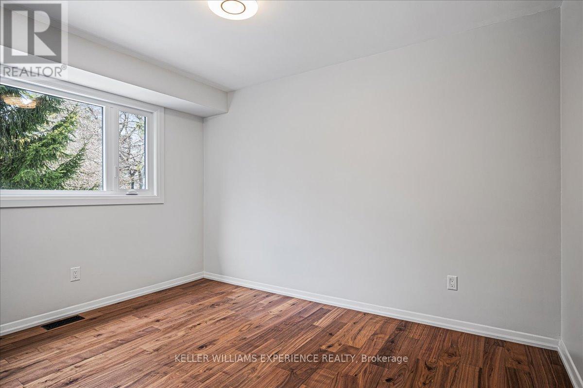 54 Eugenia Street, Barrie, Ontario  L4M 3T5 - Photo 37 - S12700376