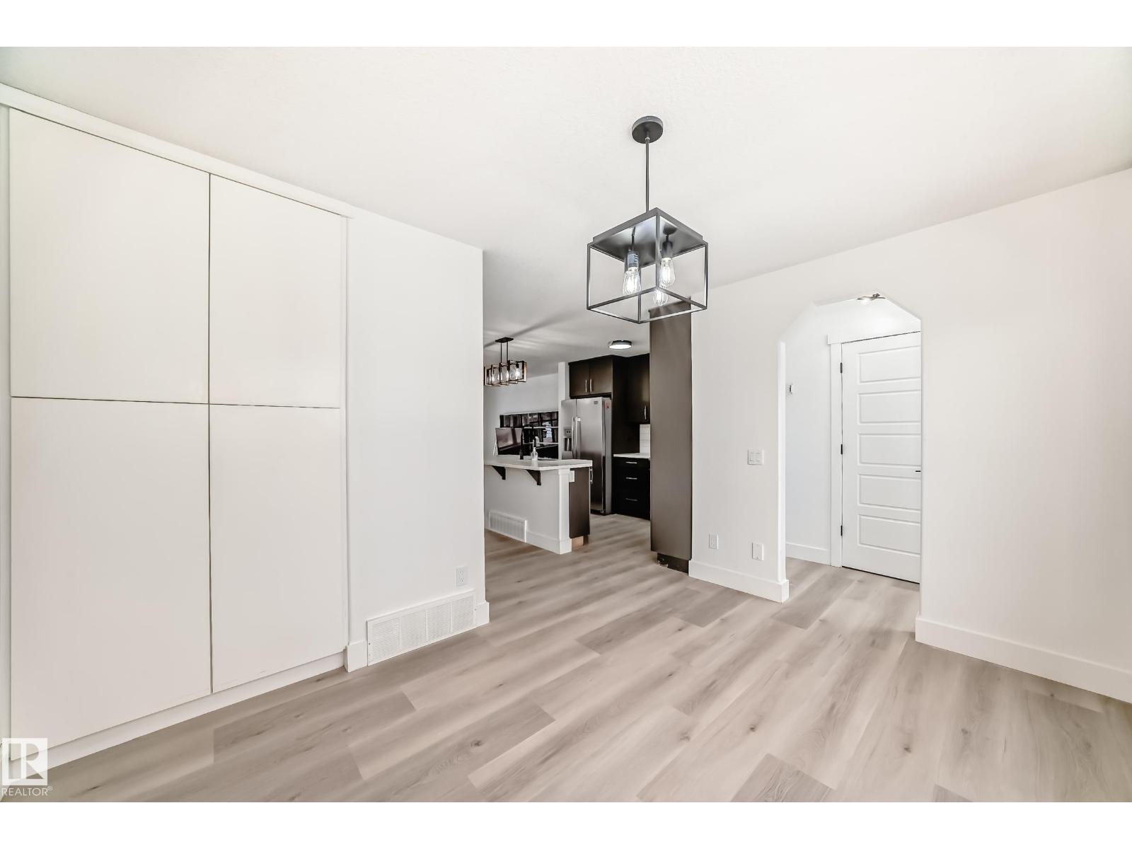 2123 32 St Nw, Edmonton, Alberta  T6T 0K4 - Photo 10 - E4470170