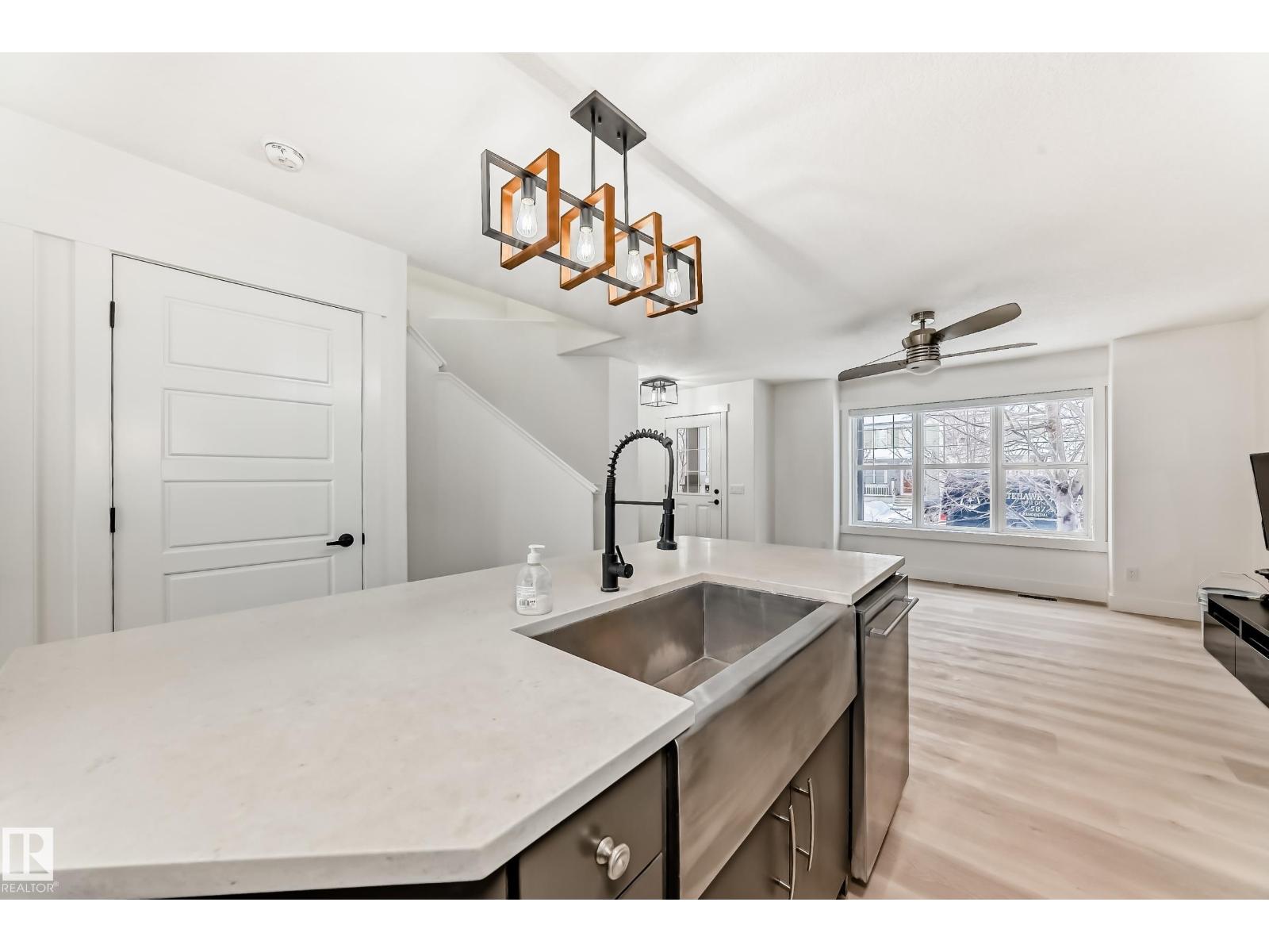 2123 32 St Nw, Edmonton, Alberta  T6T 0K4 - Photo 5 - E4470170