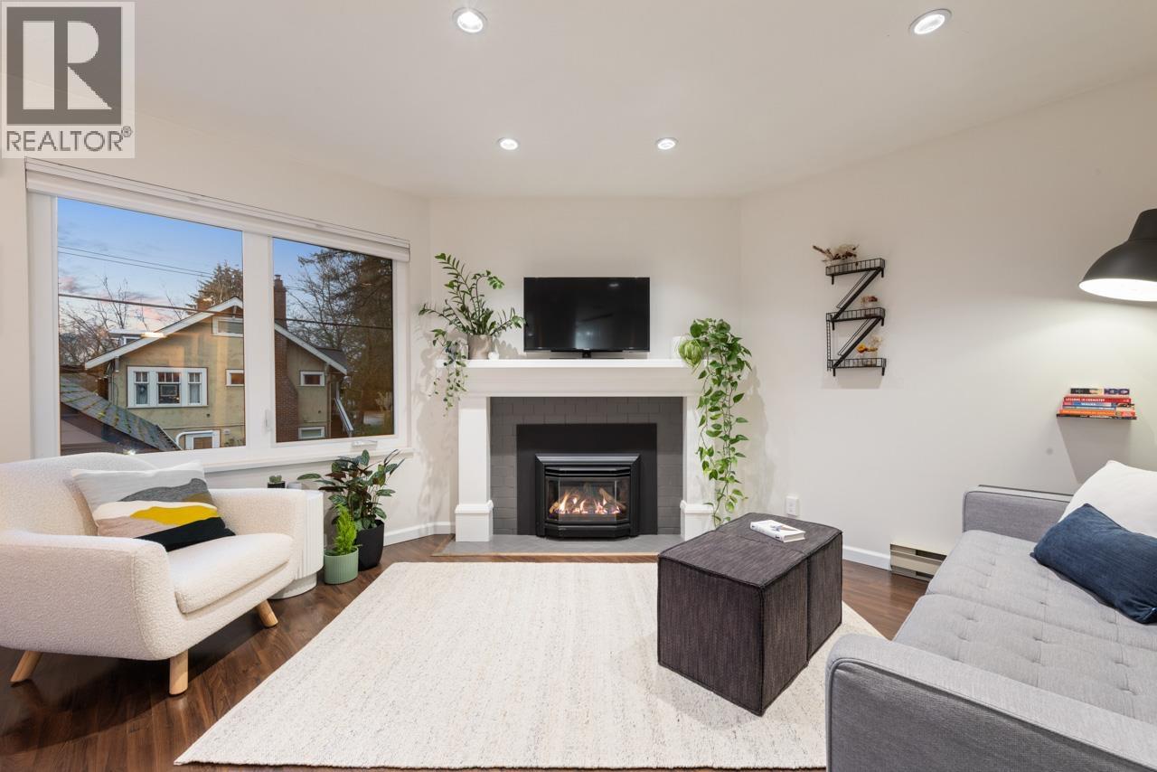 103 W 15th Avenue, Vancouver, British Columbia  V5Y 1X8 - Photo 2 - R3079085