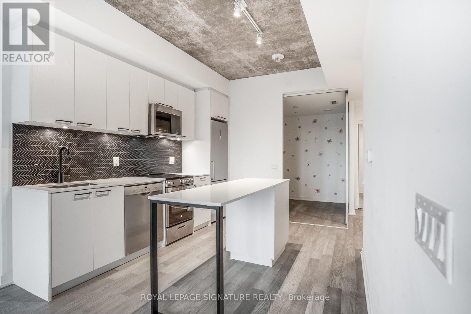 416 - 1808 St Clair Avenue W, Toronto, Ontario  M6N 0C1 - Photo 2 - W12665980