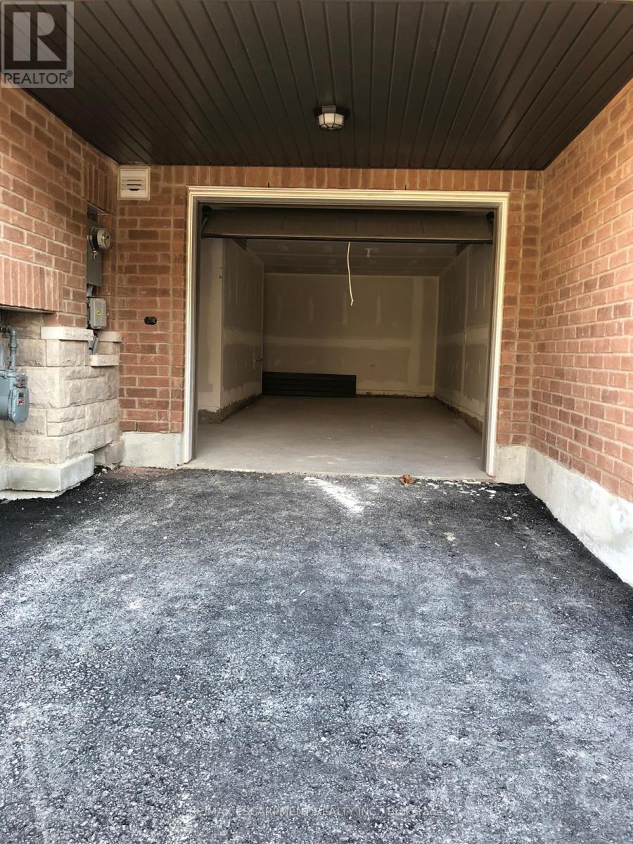 888 Cactus Point, Milton, Ontario  L9E 1R8 - Photo 3 - W12700306