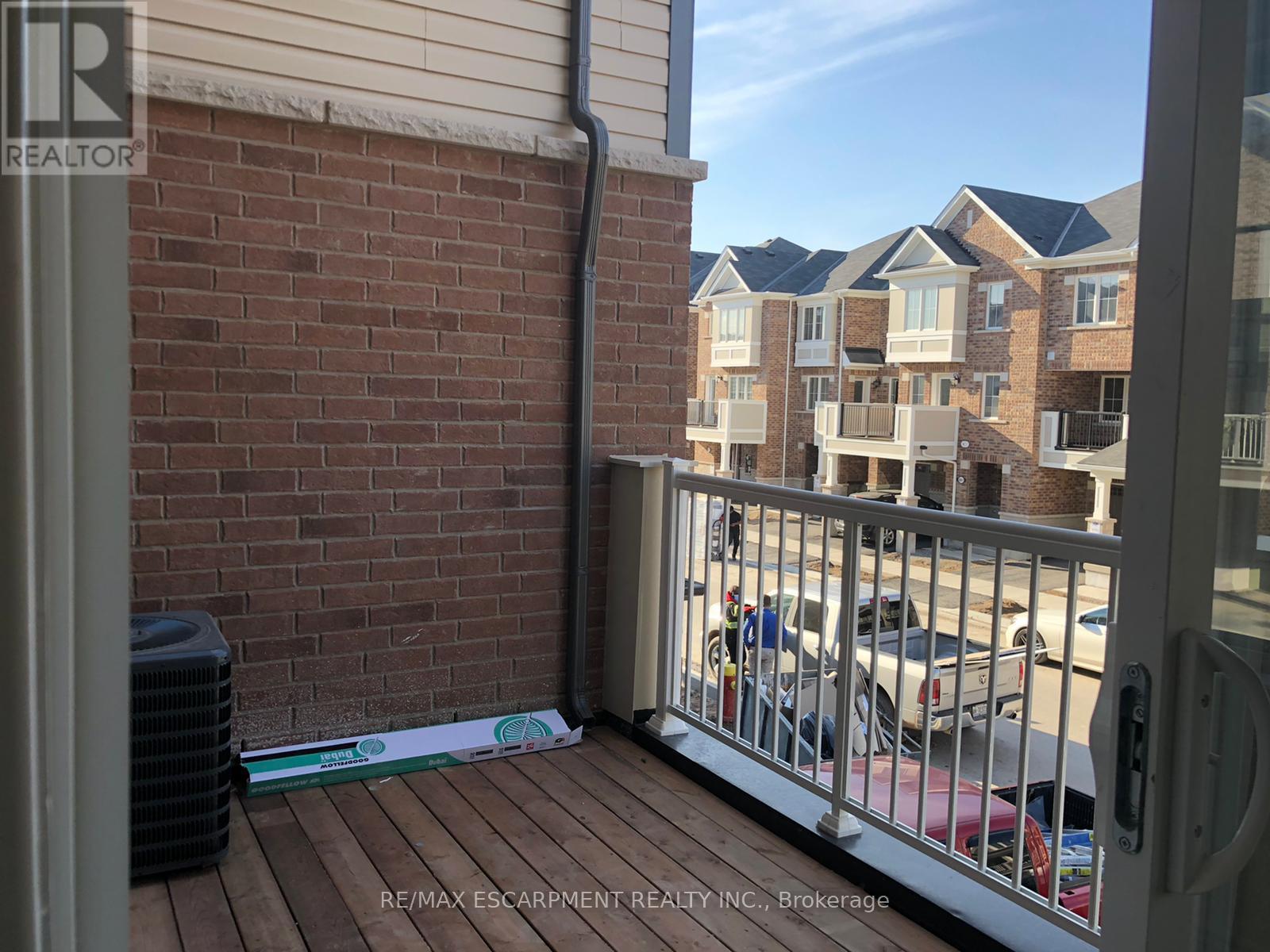 888 Cactus Point, Milton, Ontario  L9E 1R8 - Photo 7 - W12700306