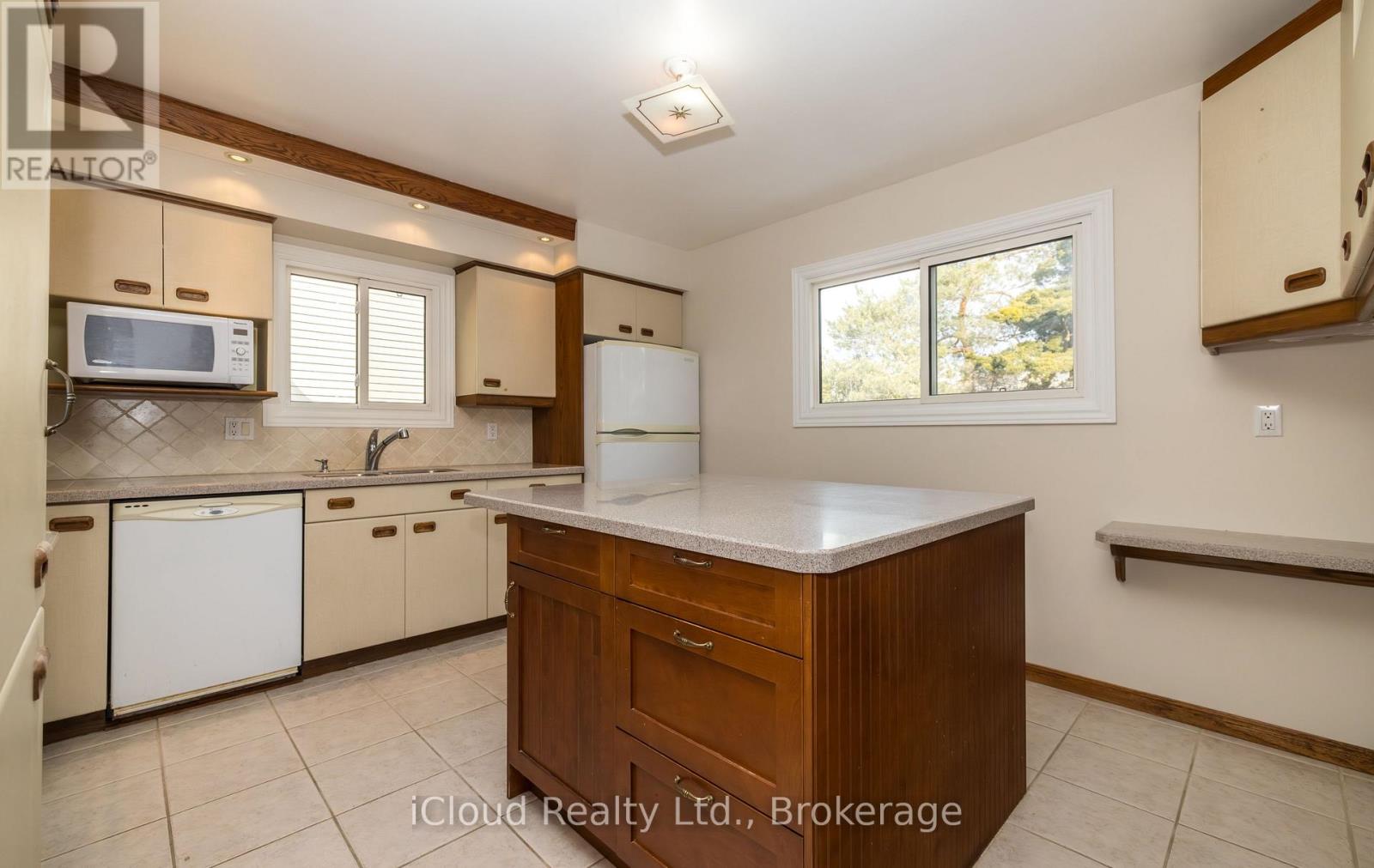 830 Syer Drive, Milton, Ontario  L9T 4E3 - Photo 10 - W12700344