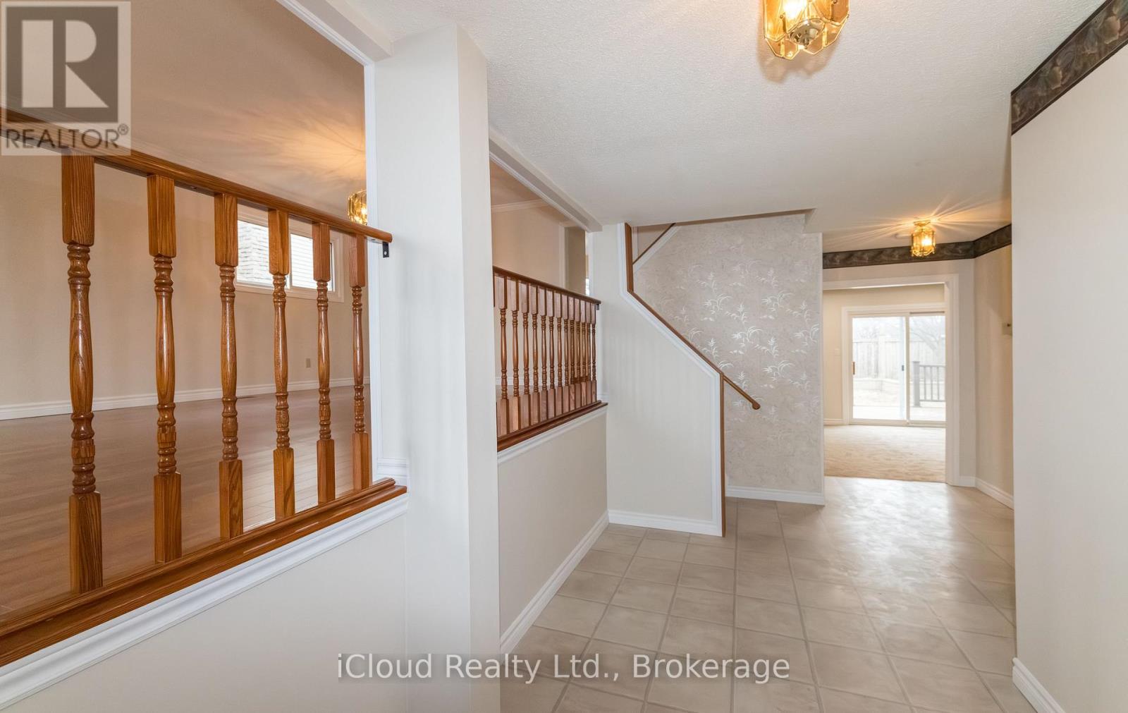 830 Syer Drive, Milton, Ontario  L9T 4E3 - Photo 5 - W12700344