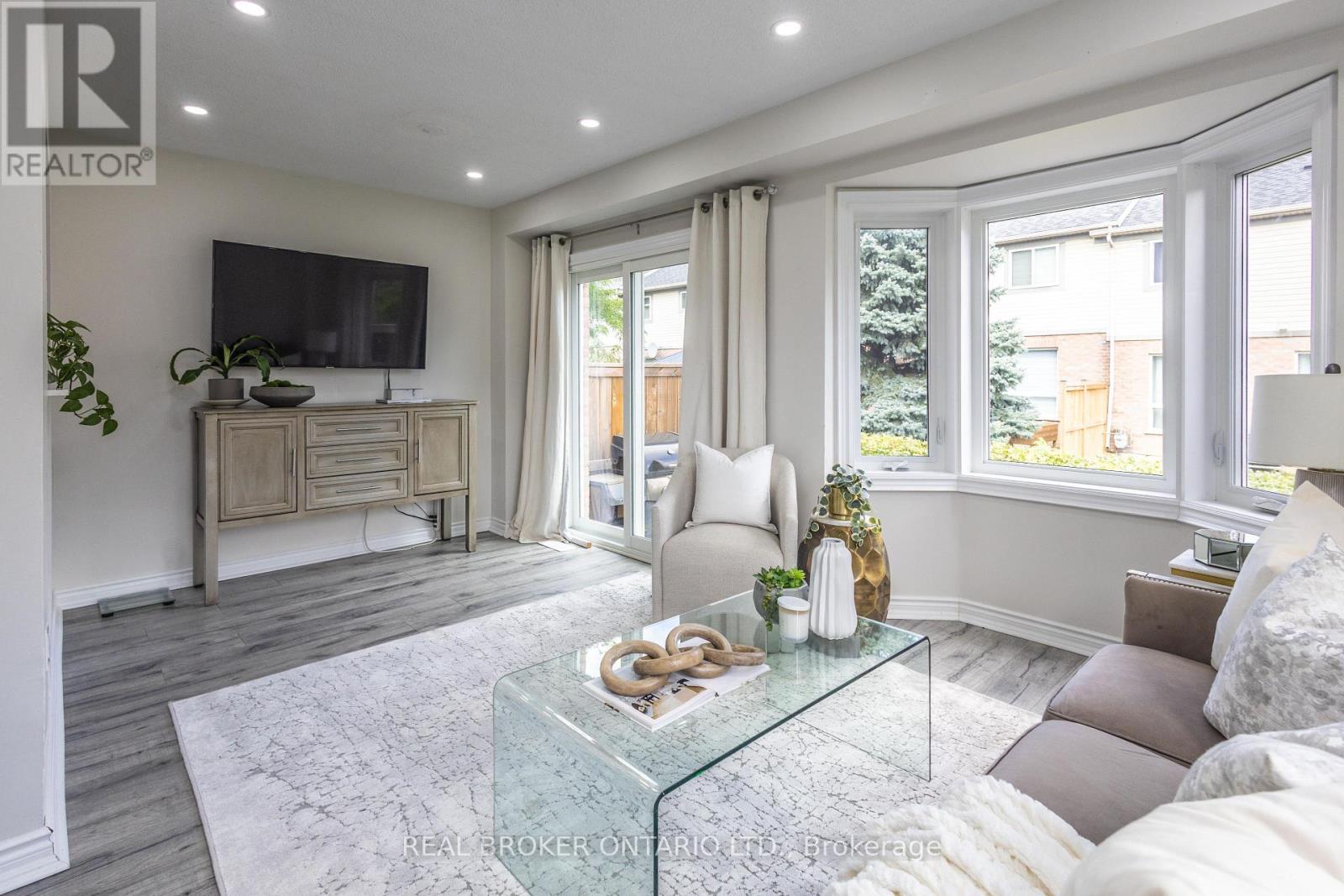 36 - 5255 Guildwood Way, Mississauga, Ontario  L5R 4A7 - Photo 11 - W12700368