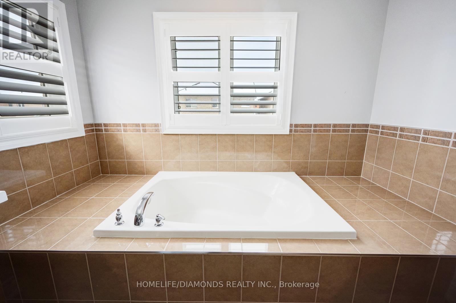 3 Intrigue Trail, Brampton, Ontario  L6X 0W8 - Photo 35 - W12700414