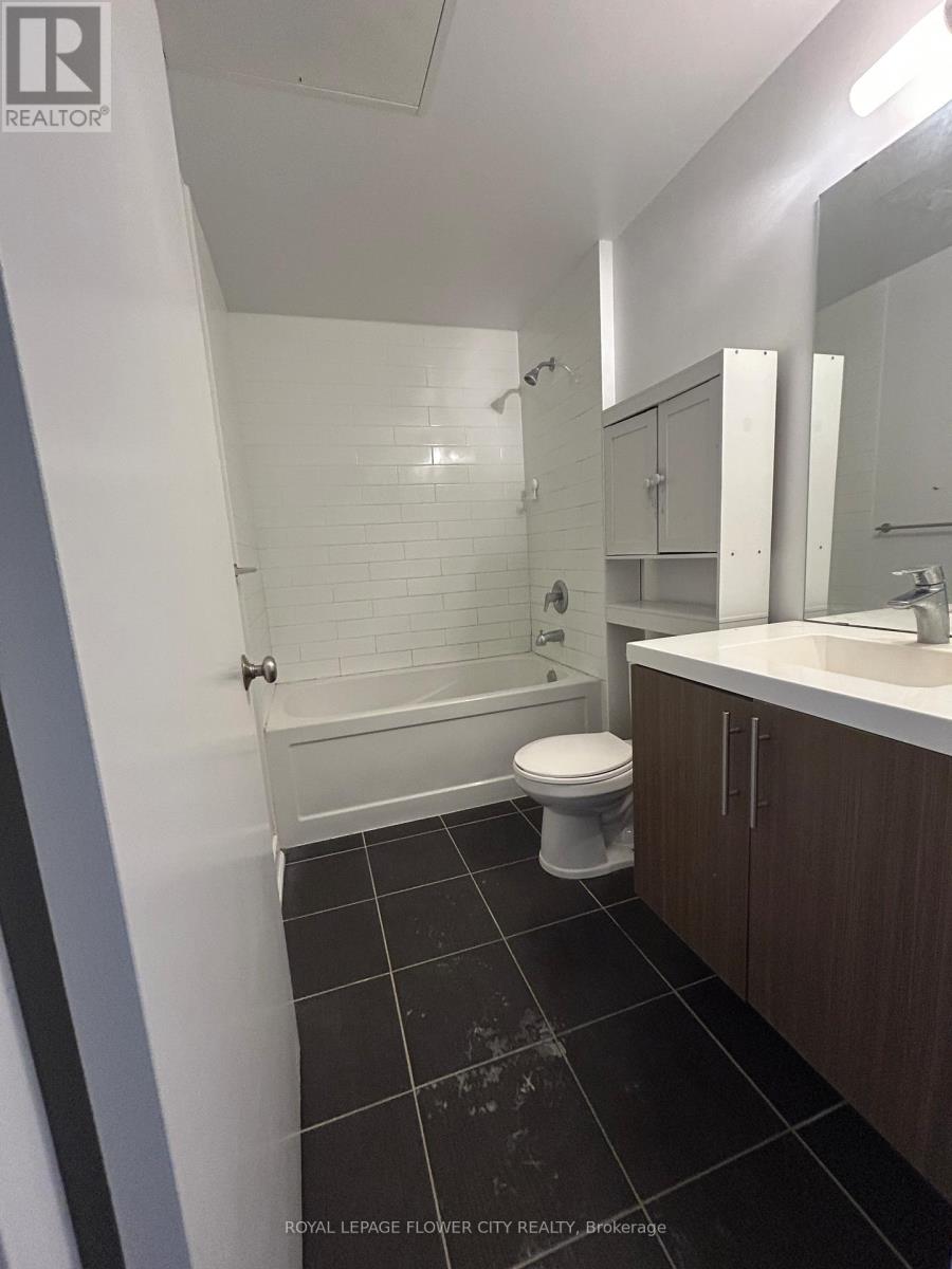 1211 - 85 Duke Street, Kitchener, Ontario  N2H 0B7 - Photo 12 - X12700432