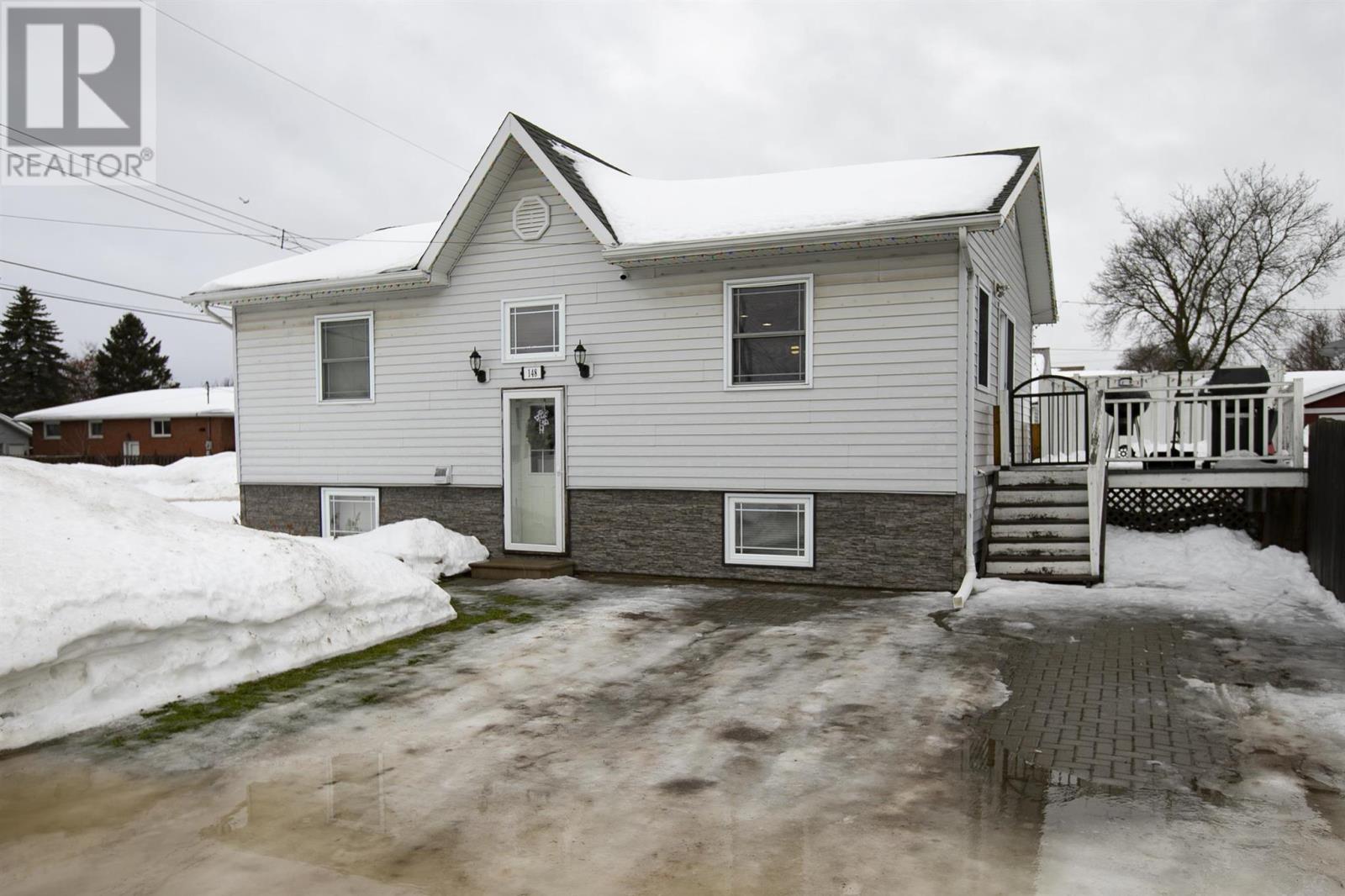 148 Kehoe Ave, Sault Ste. Marie, Ontario  P6C 1M9 - Photo 2 - SM260080