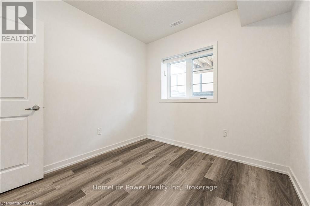 49 - 205 West Oak Trail, Kitchener, Ontario  N2R 0R9 - Photo 10 - X12700552