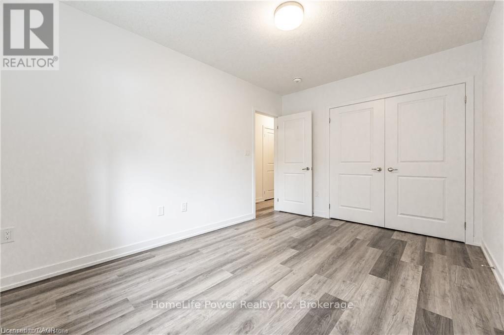 49 - 205 West Oak Trail, Kitchener, Ontario  N2R 0R9 - Photo 8 - X12700552