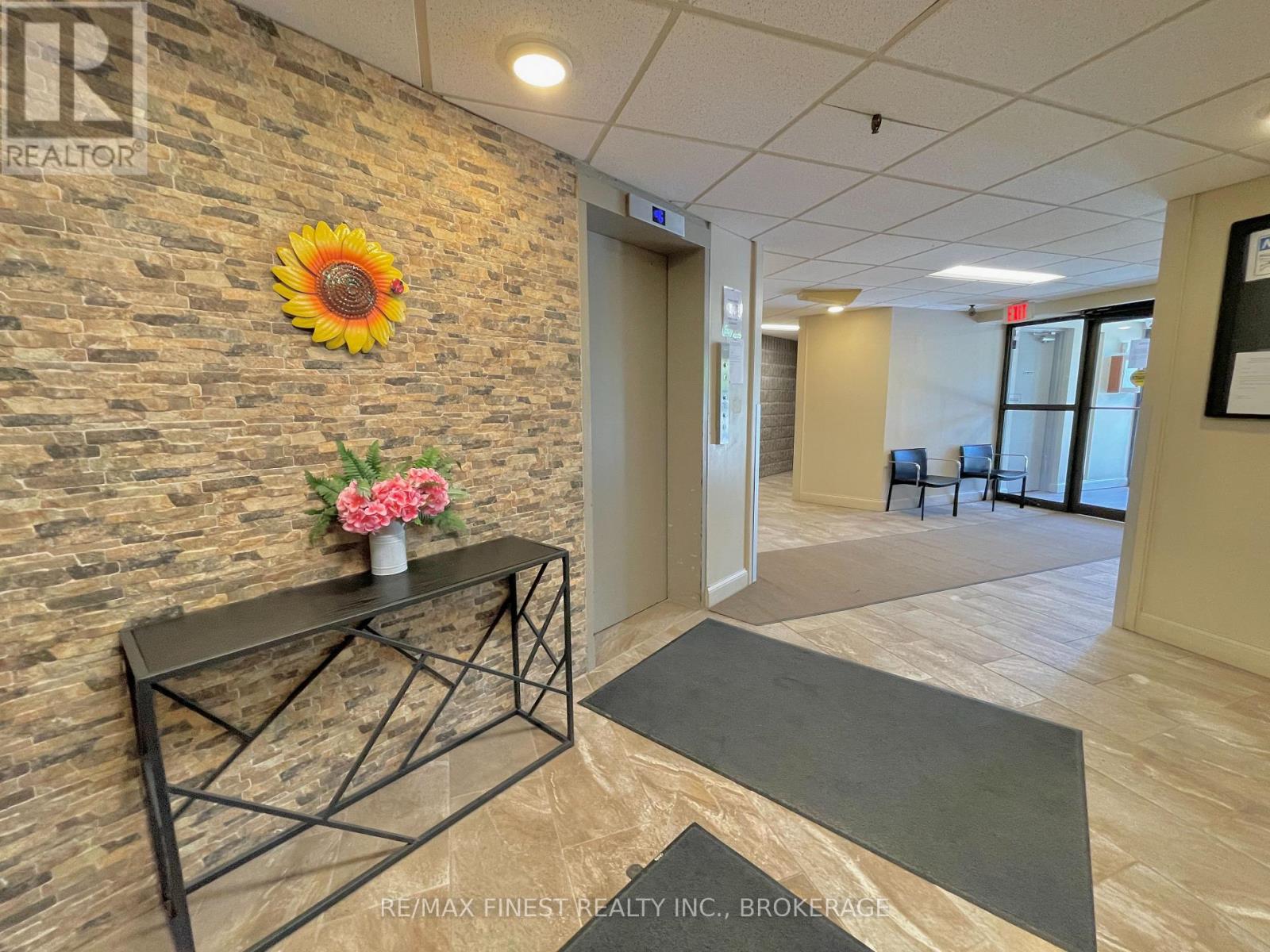 602 - 17 Eldon Hall Place, Kingston, Ontario  K7M 7H5 - Photo 5 - X12700548