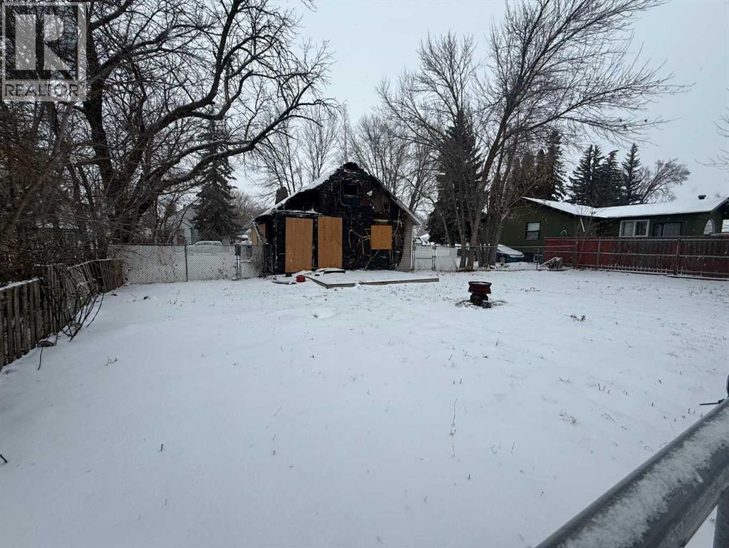 216 Centre Street, Brooks, Alberta  T1R 0R9 - Photo 9 - A2275871