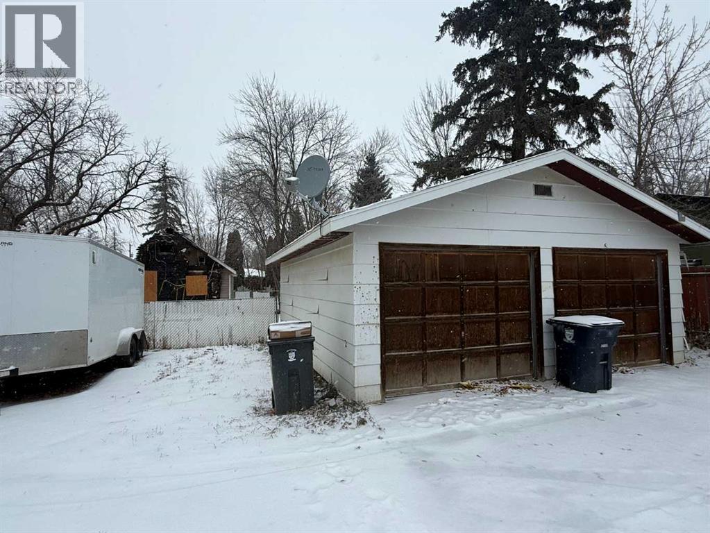 216 Centre Street, Brooks, Alberta  T1R 0R9 - Photo 4 - A2275871