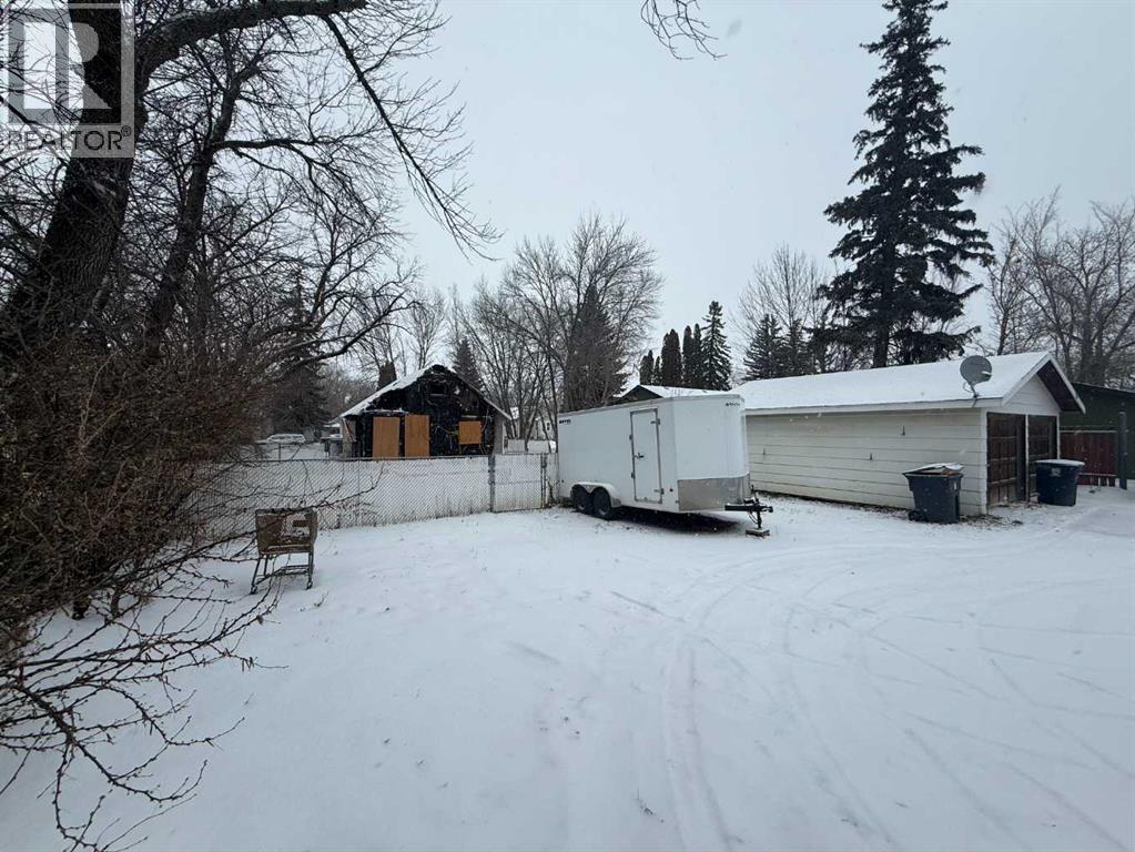 216 Centre Street, Brooks, Alberta  T1R 0R9 - Photo 8 - A2275871