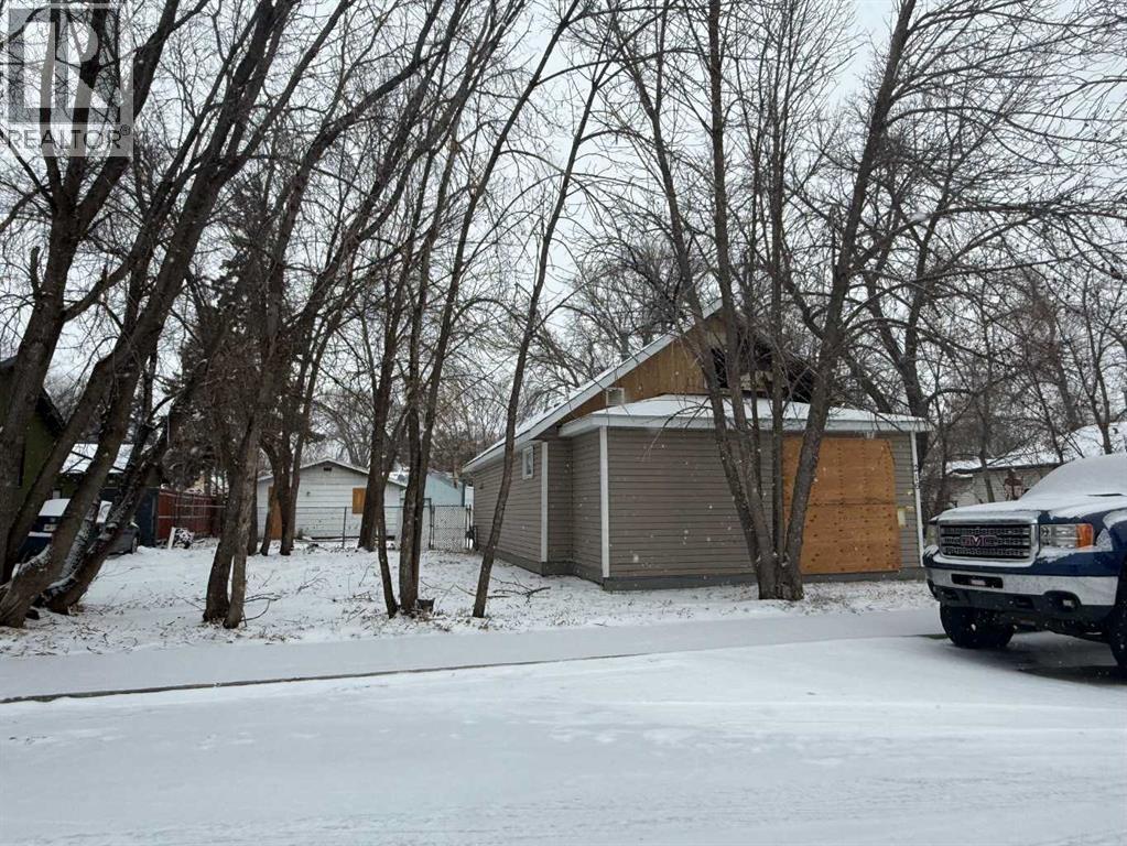 216 Centre Street, Brooks, Alberta  T1R 0R9 - Photo 5 - A2275871