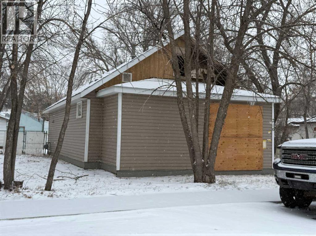 216 Centre Street, Brooks, Alberta  T1R 0R9 - Photo 12 - A2275871
