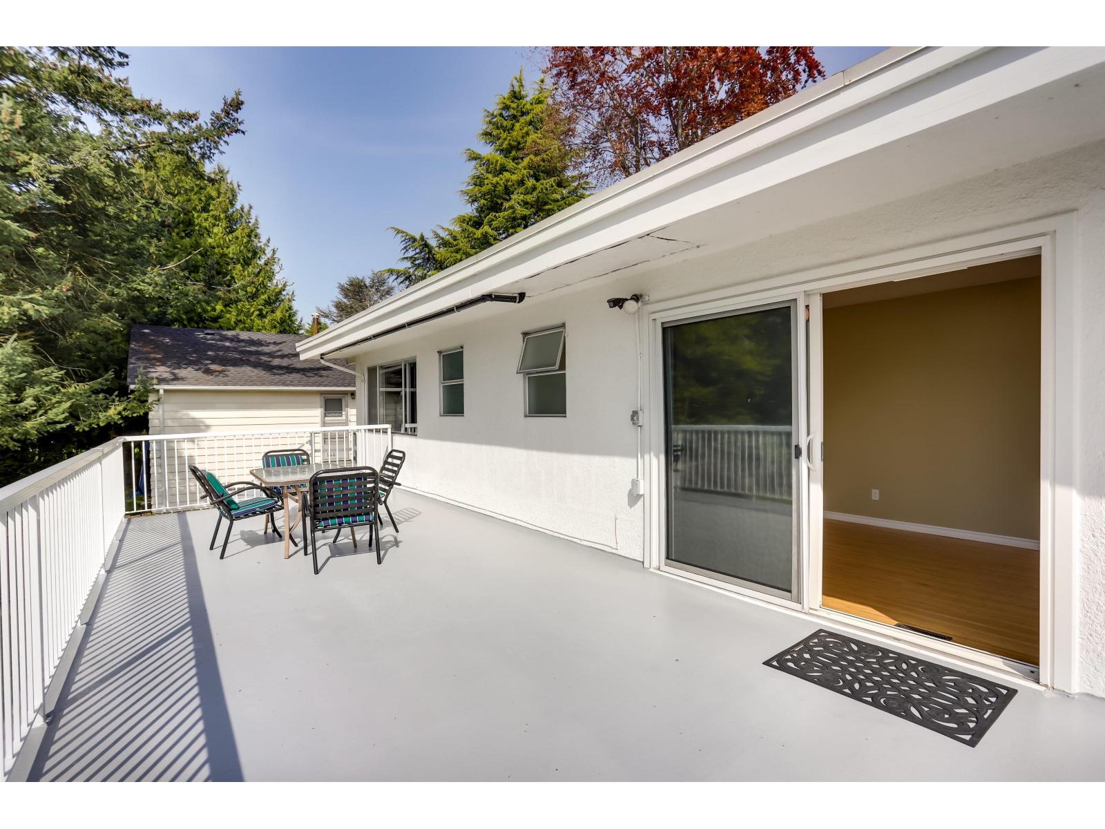 15568 Thrift Avenue, White Rock, British Columbia  V4B 2L9 - Photo 19 - R3079956