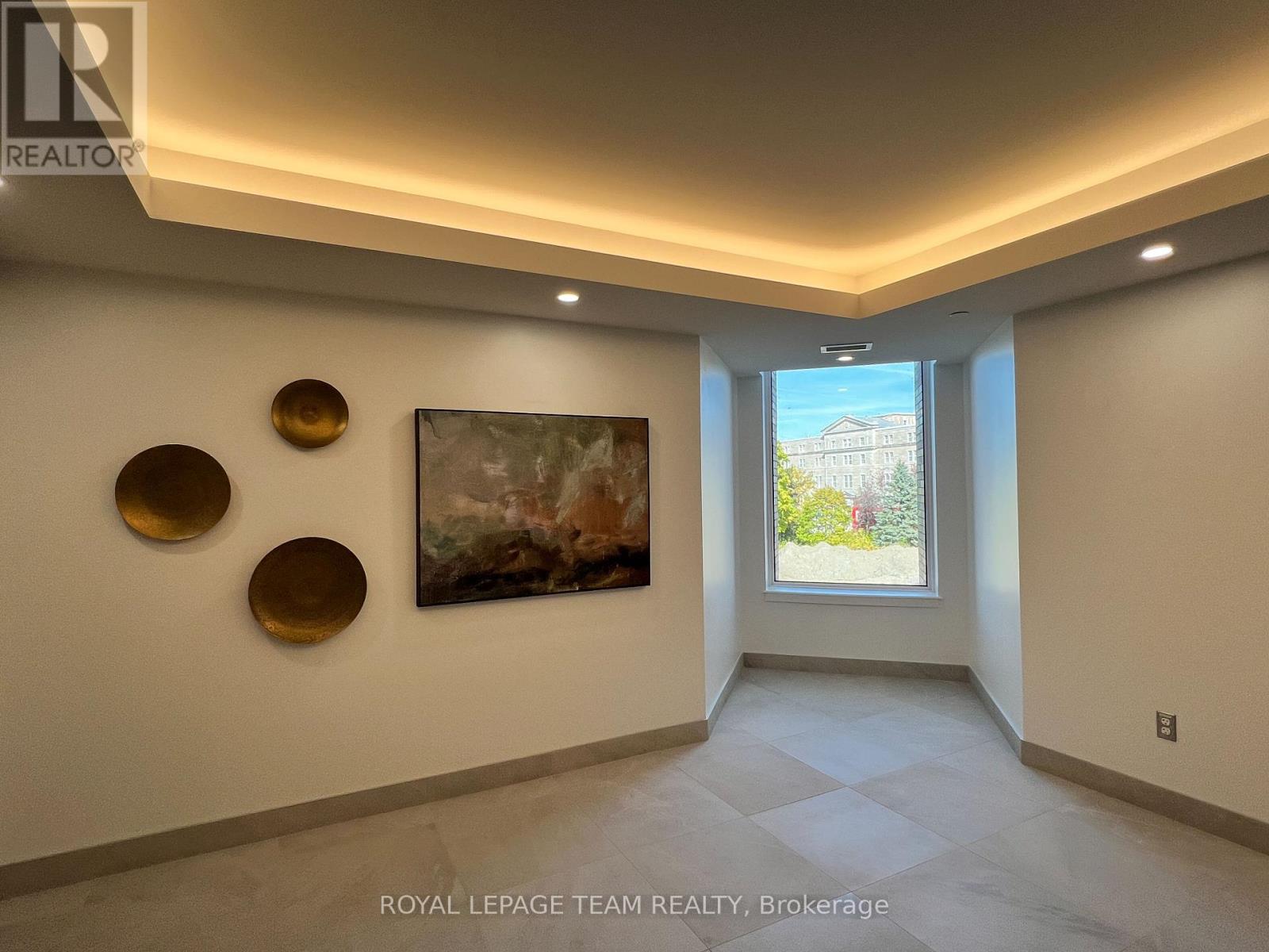 310 - 360 Deschatelets Avenue, Ottawa, Ontario  K1S 5Y1 - Photo 4 - X12700464