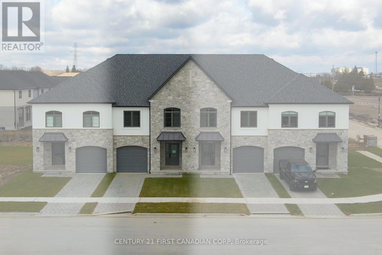 <div class="slider-price">$629,900</div><p>4297 Calhoun Way, London South, Ontario</p>