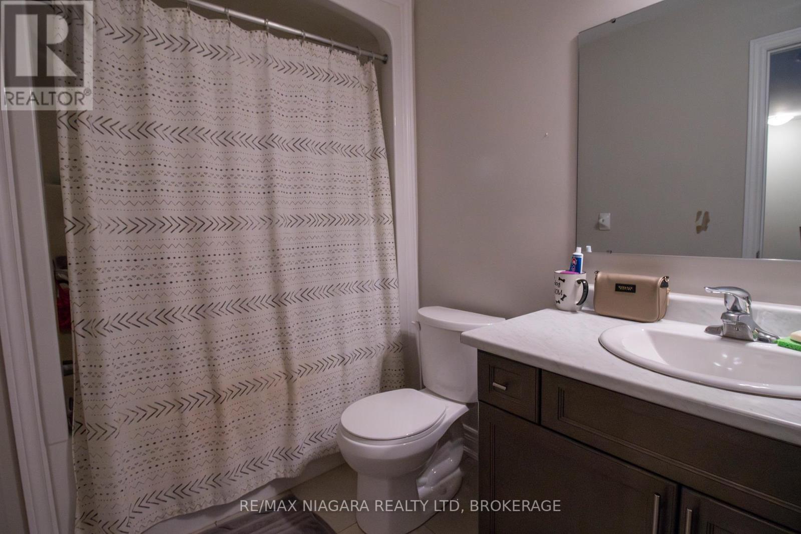 Main - 24 Manhattan Court, St. Catharines (Haig), Ontario  L2R 0B8 - Photo 20 - X12700518