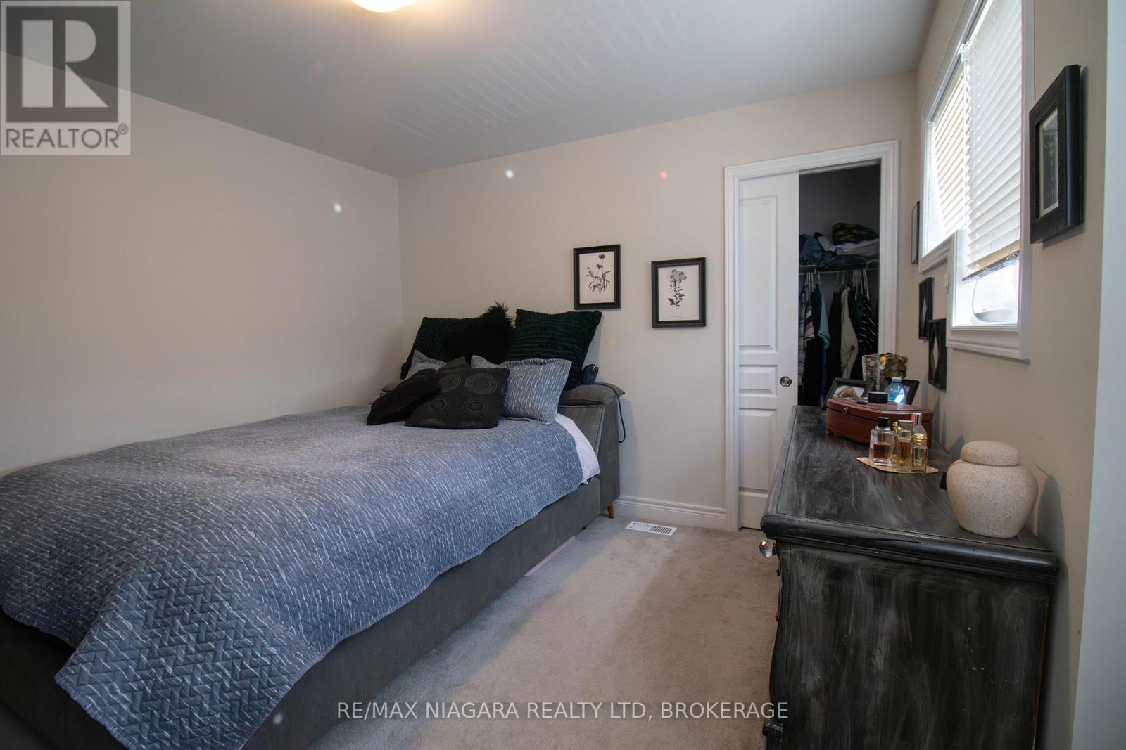 Main - 24 Manhattan Court, St. Catharines (Haig), Ontario  L2R 0B8 - Photo 23 - X12700518