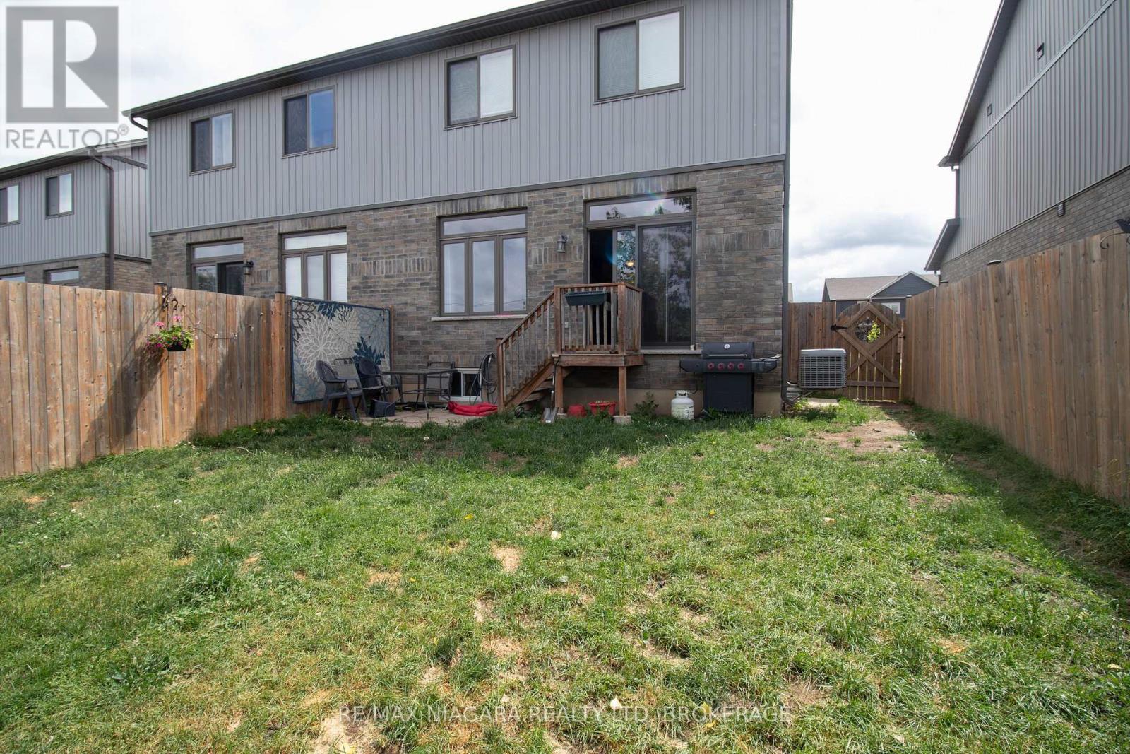 Main - 24 Manhattan Court, St. Catharines (Haig), Ontario  L2R 0B8 - Photo 30 - X12700518