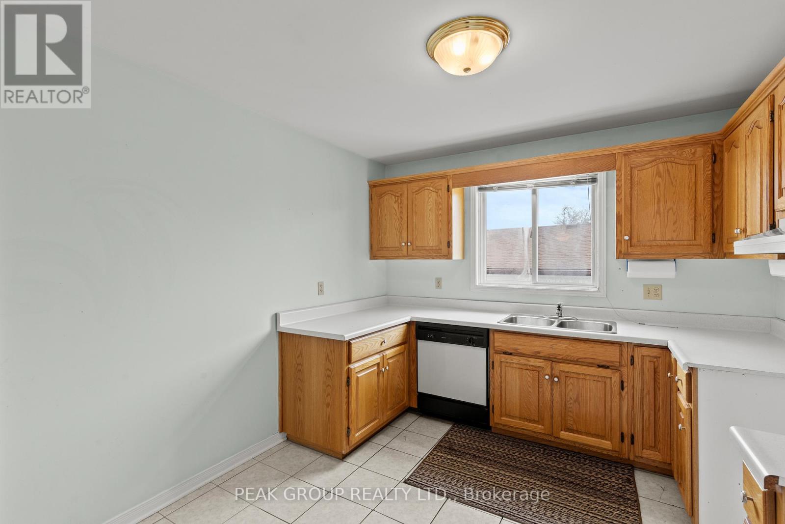 7953 Paddock Trail, Niagara Falls, Ontario  L2H 1W7 - Photo 15 - X12700522