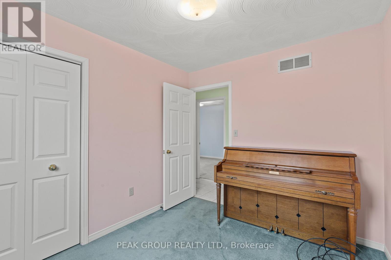 7953 Paddock Trail, Niagara Falls, Ontario  L2H 1W7 - Photo 24 - X12700522