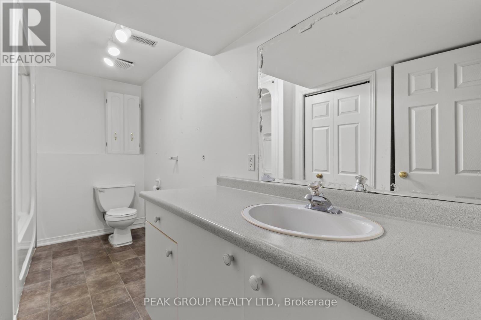 7953 Paddock Trail, Niagara Falls, Ontario  L2H 1W7 - Photo 36 - X12700522