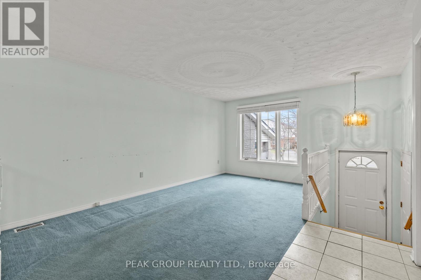 7953 Paddock Trail, Niagara Falls, Ontario  L2H 1W7 - Photo 7 - X12700522