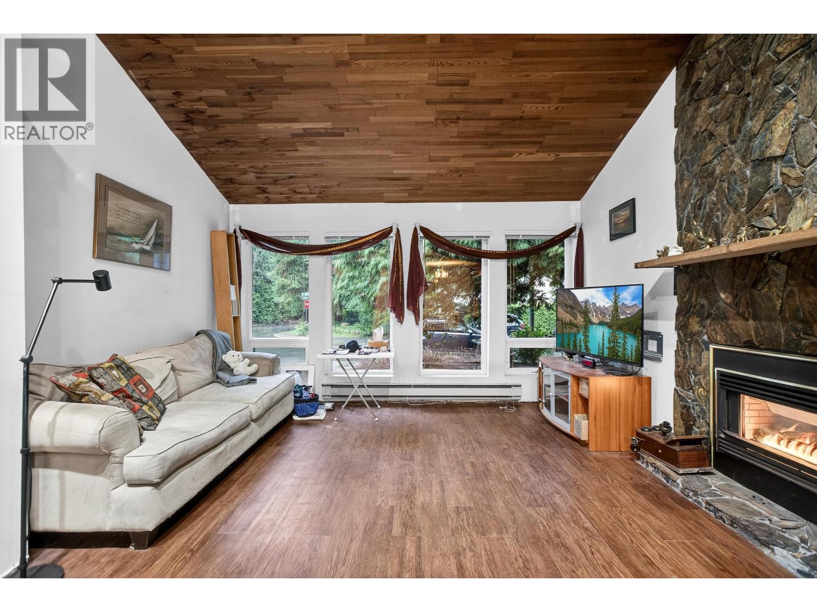 3243 Salt Spring Avenue, Coquitlam, British Columbia  V3E 1E7 - Photo 3 - R3079901