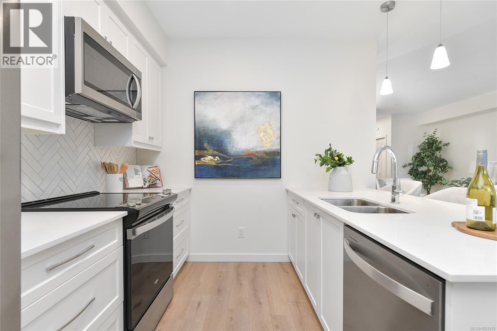 203 9716 Third St, Sidney, British Columbia  V8L 3A2 - Photo 16 - 1023275