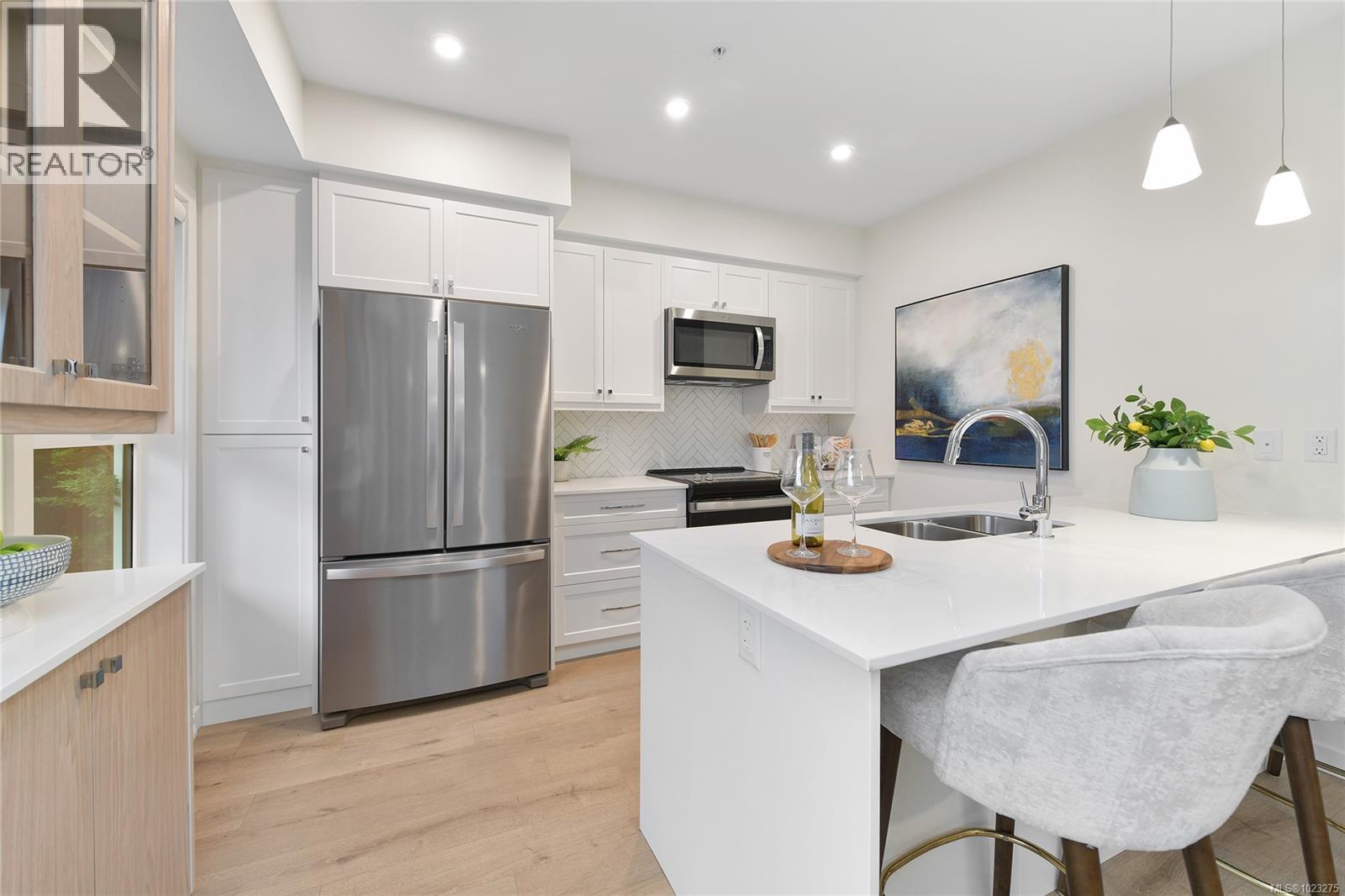 203 9716 Third St, Sidney, British Columbia  V8L 3A2 - Photo 17 - 1023275