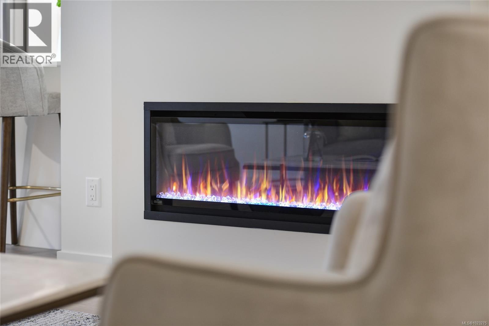 203 9716 Third St, Sidney, British Columbia  V8L 3A2 - Photo 5 - 1023275