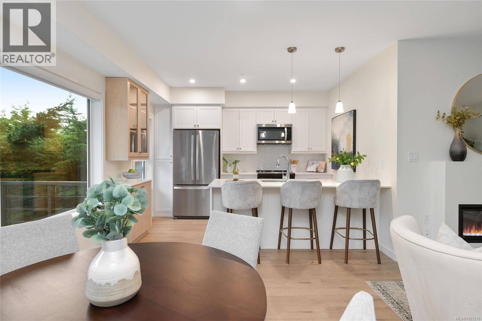 203 9716 Third St, Sidney, British Columbia  V8L 3A2 - Photo 9 - 1023275